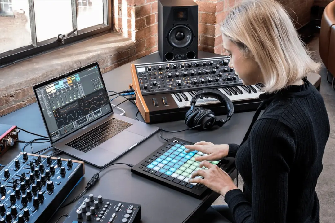 Novation Launchpad Pro MK3 MIDI-controller - Zwart - afbeelding 4 van 6