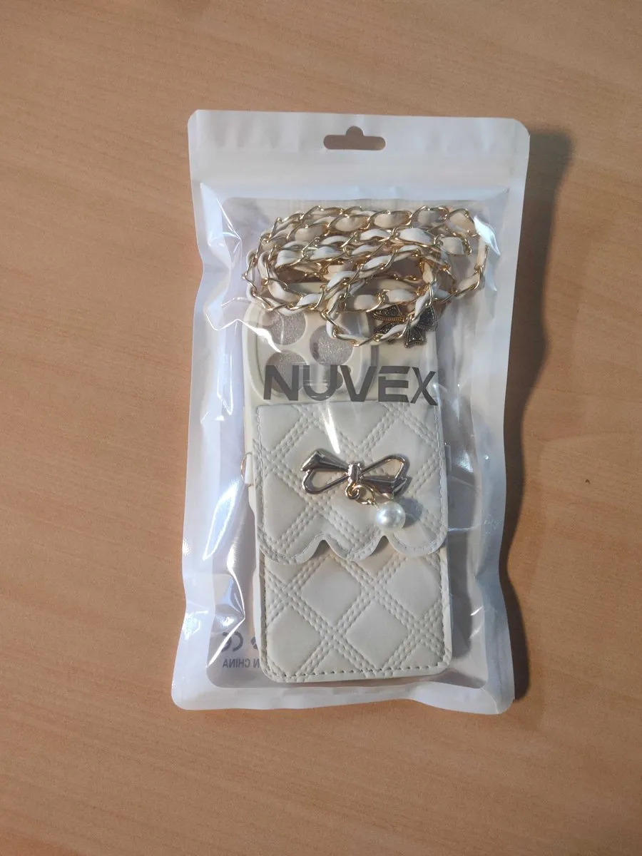 NUVEX Telefoonhoesje iPhone 13 Pro Max - Wit - Quilted Design - 2 Pasjes