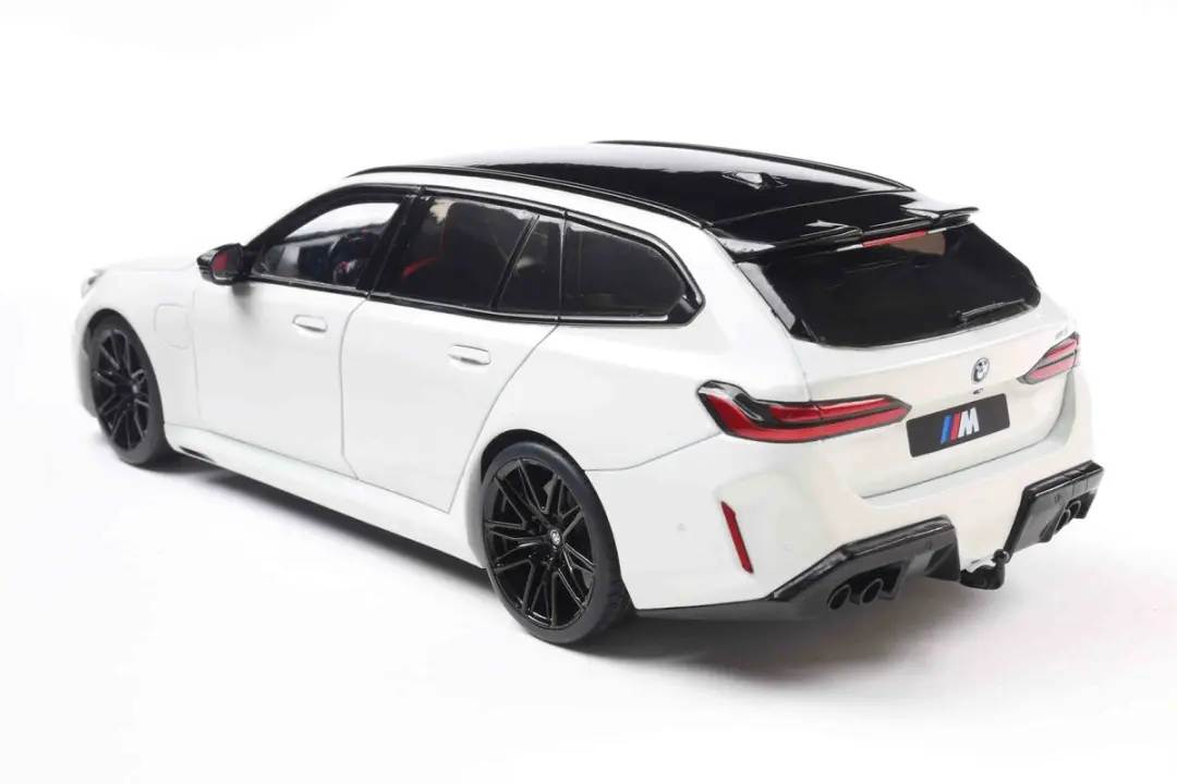Solido BMW M5 Touring (G99) 1:18 Modelauto - Wit - afbeelding 6 van 6