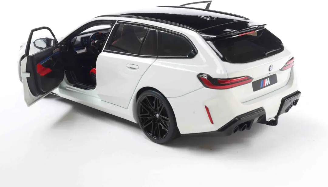 Solido BMW M5 Touring (G99) 1:18 Modelauto - Wit - afbeelding 4 van 6