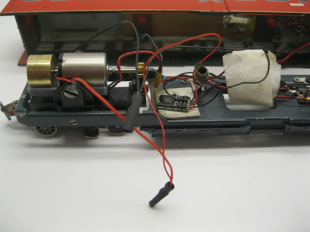 Trix Micromotor HTR001F Ombouwset - o.a. 1530-1532/Adler 2202 - afbeelding 2 van 4