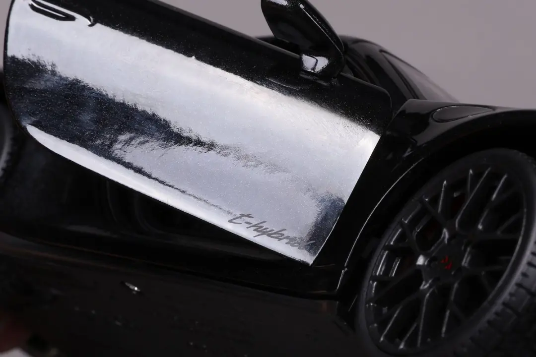 Maisto 1/18 Porsche 911 (992.2) Targa 4 GTS