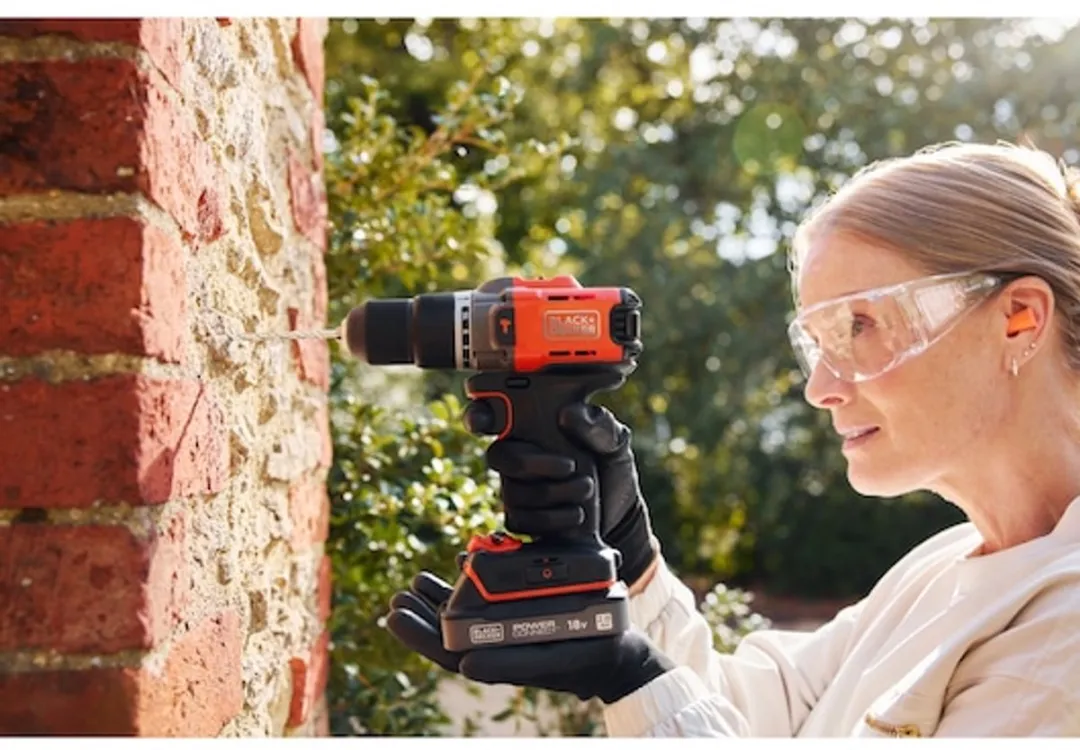BLACK+DECKER BCD383D2XK-QW Accu-klopboormachine - 18V - 2x 2,0Ah