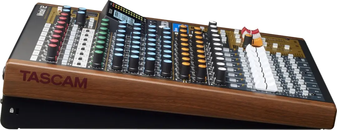 Tascam Model 12 Mengpaneel - 10-kanaals - afbeelding 2 van 3