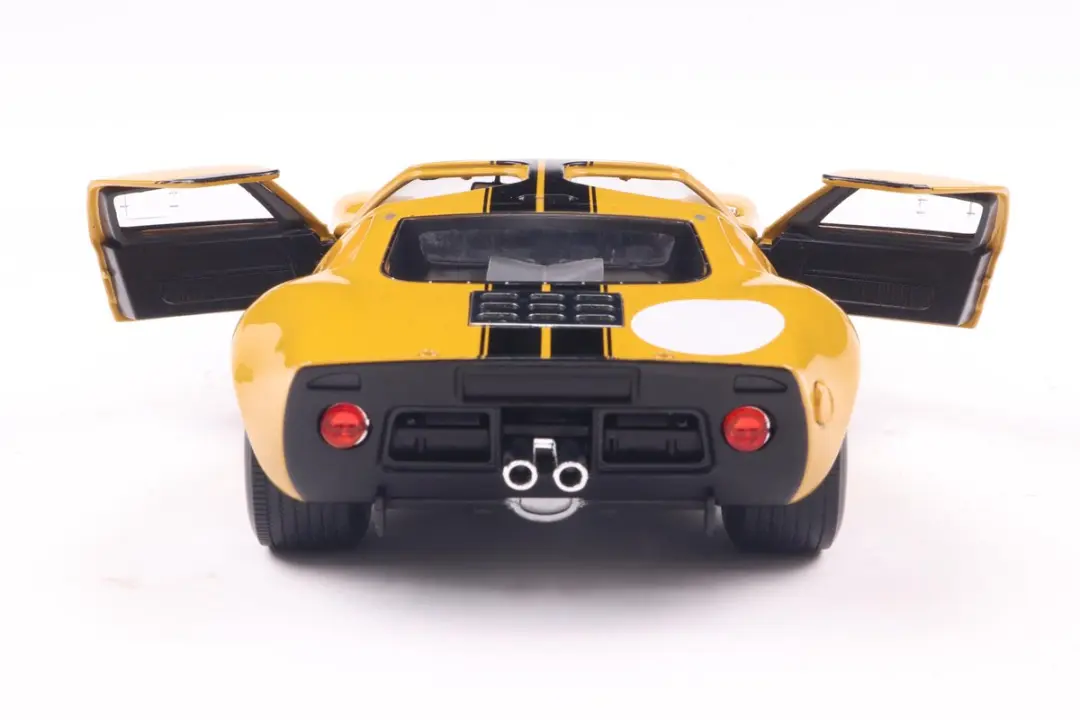Solido Ford GT40 MK1 1968 - Schaal 1:18 - Geel - afbeelding 4 van 6