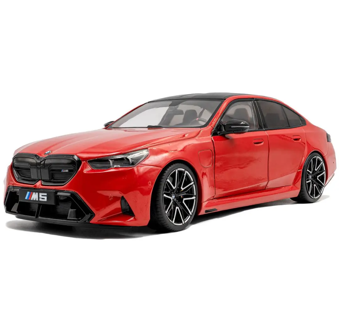 Solido BMW M5 (G90) 2025 1:18 - Rood - afbeelding 4 van 6