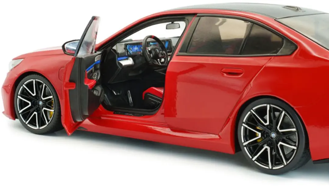 Solido BMW M5 (G90) 2025 1:18 - Rood - afbeelding 5 van 6