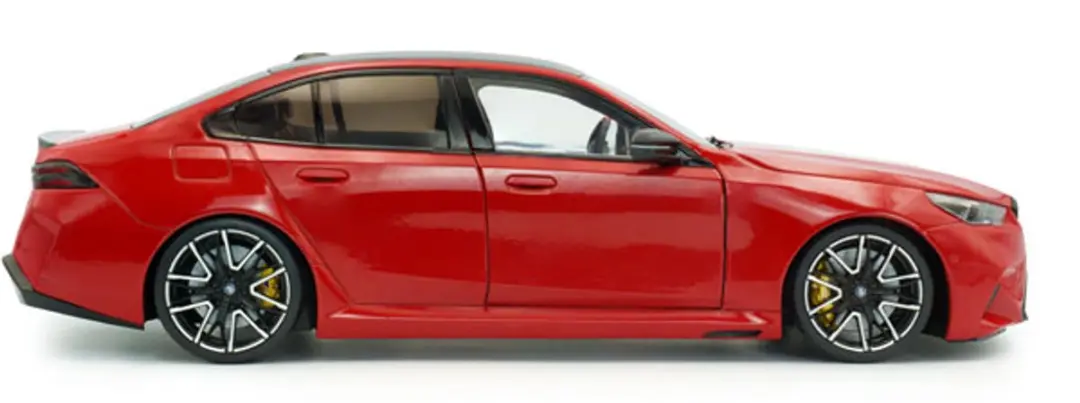 Solido BMW M5 (G90) 2025 1:18 - Rood - afbeelding 2 van 6