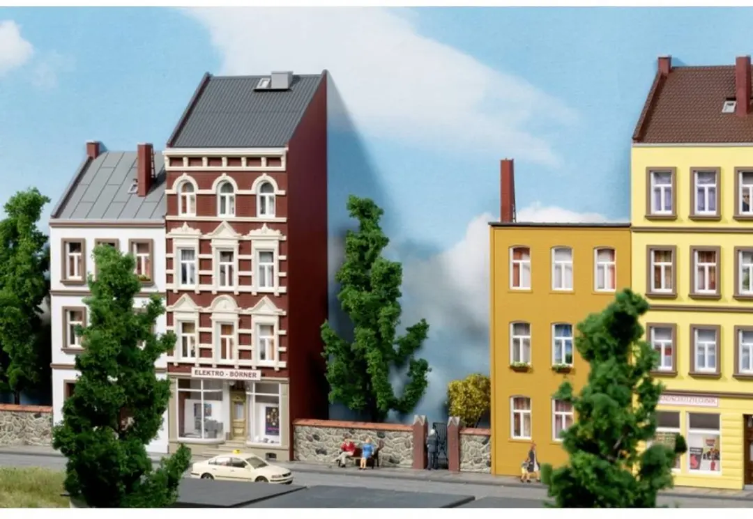Auhagen 11467 H0 Halbrieliefhuizen Schmidtstraße 18/20/22/24/26 - afbeelding 4 van 6