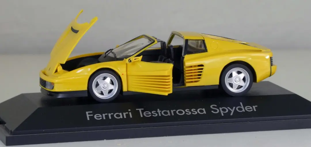Modelauto Ferrari Testarossa Spyder yellow