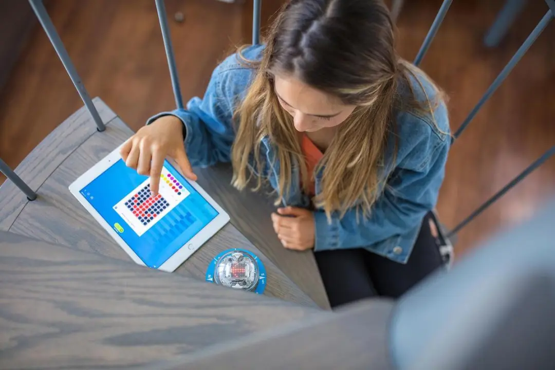 Sphero BOLT Educatieve Robot - Transparant - afbeelding 6 van 6