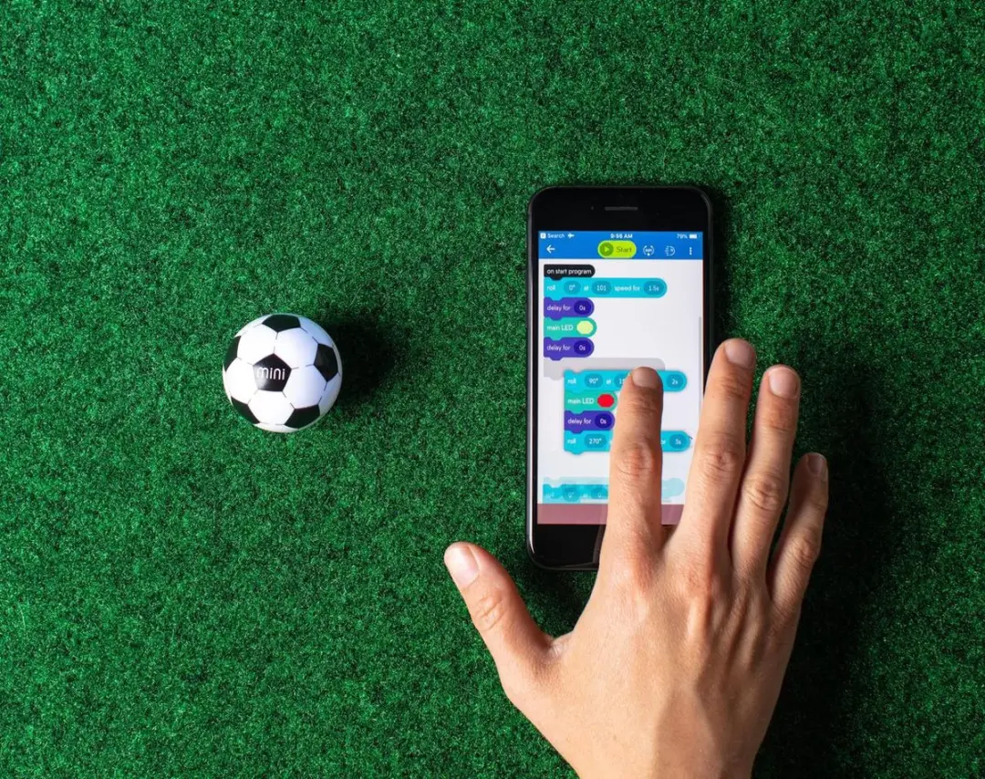 Sphero Mini Soccer M001SRW Robot Bal - Wit/Zwart - afbeelding 2 van 6