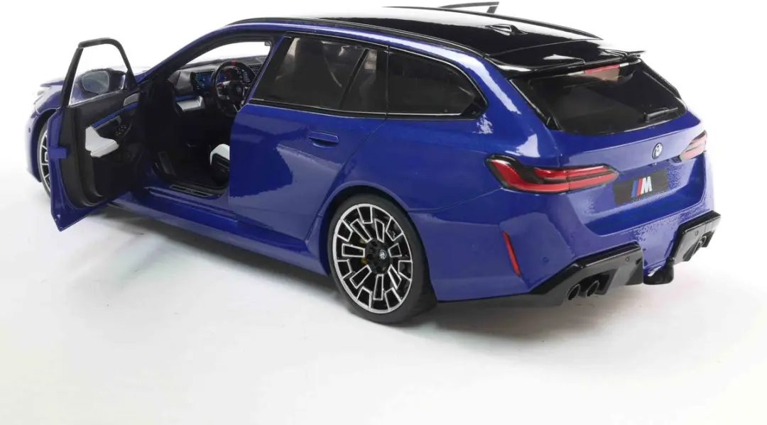 Solido BMW M5 Touring (G99) '24 - 1:18 - Blauw Metallic - afbeelding 4 van 6