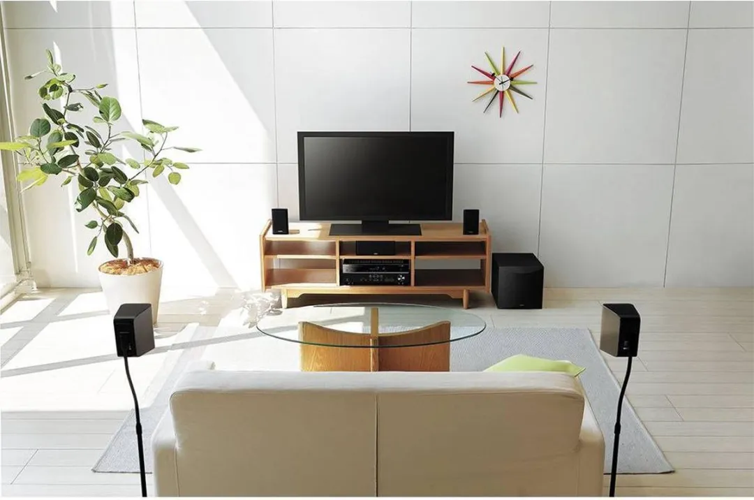 Yamaha NS-P41 5.1 Set - 5 Speakers + Subwoofer - Zwart