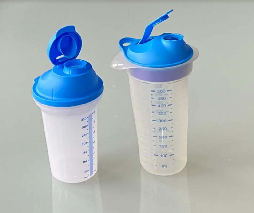 Tupperware Shaker Set