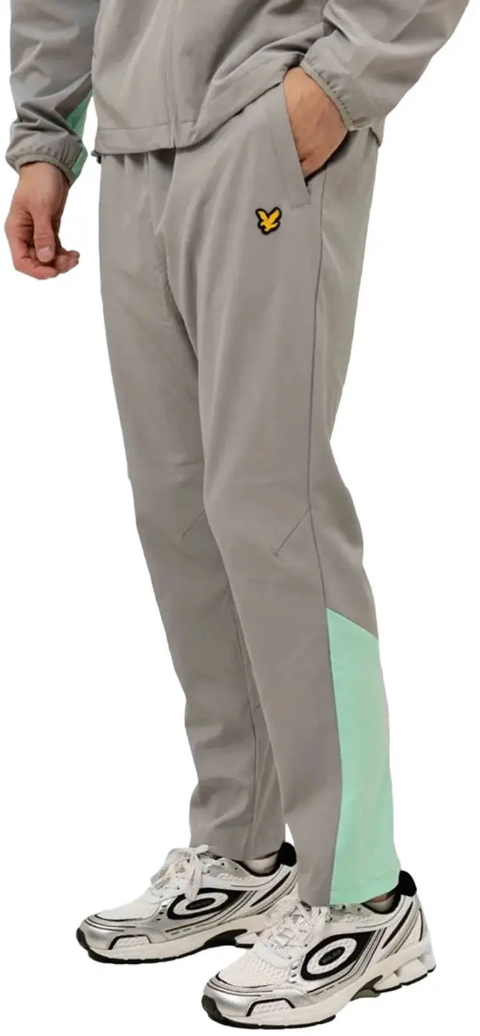 Lyle & scott panelled track pants in de kleur grijs.