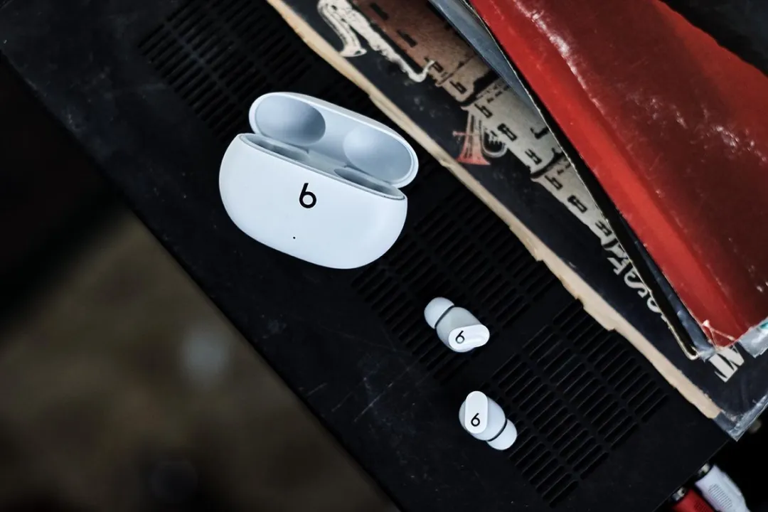 Beats Studio Buds MJ4Y3ZM/A - Draadloze Oortjes - Wit - afbeelding 6 van 6