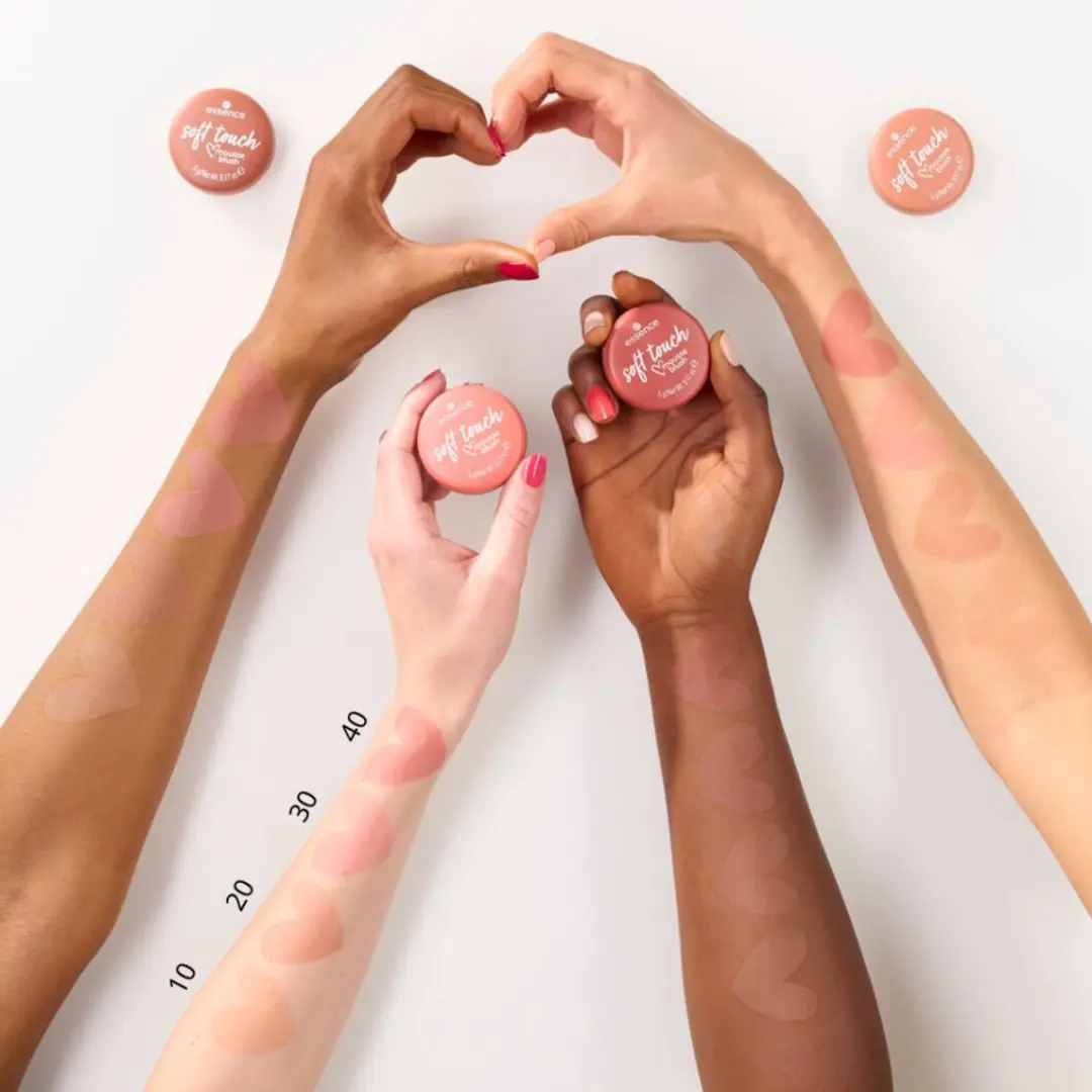 Essence Soft Touch Mousse Blush - 10 Cozy Clay - 5g - afbeelding 3 van 6