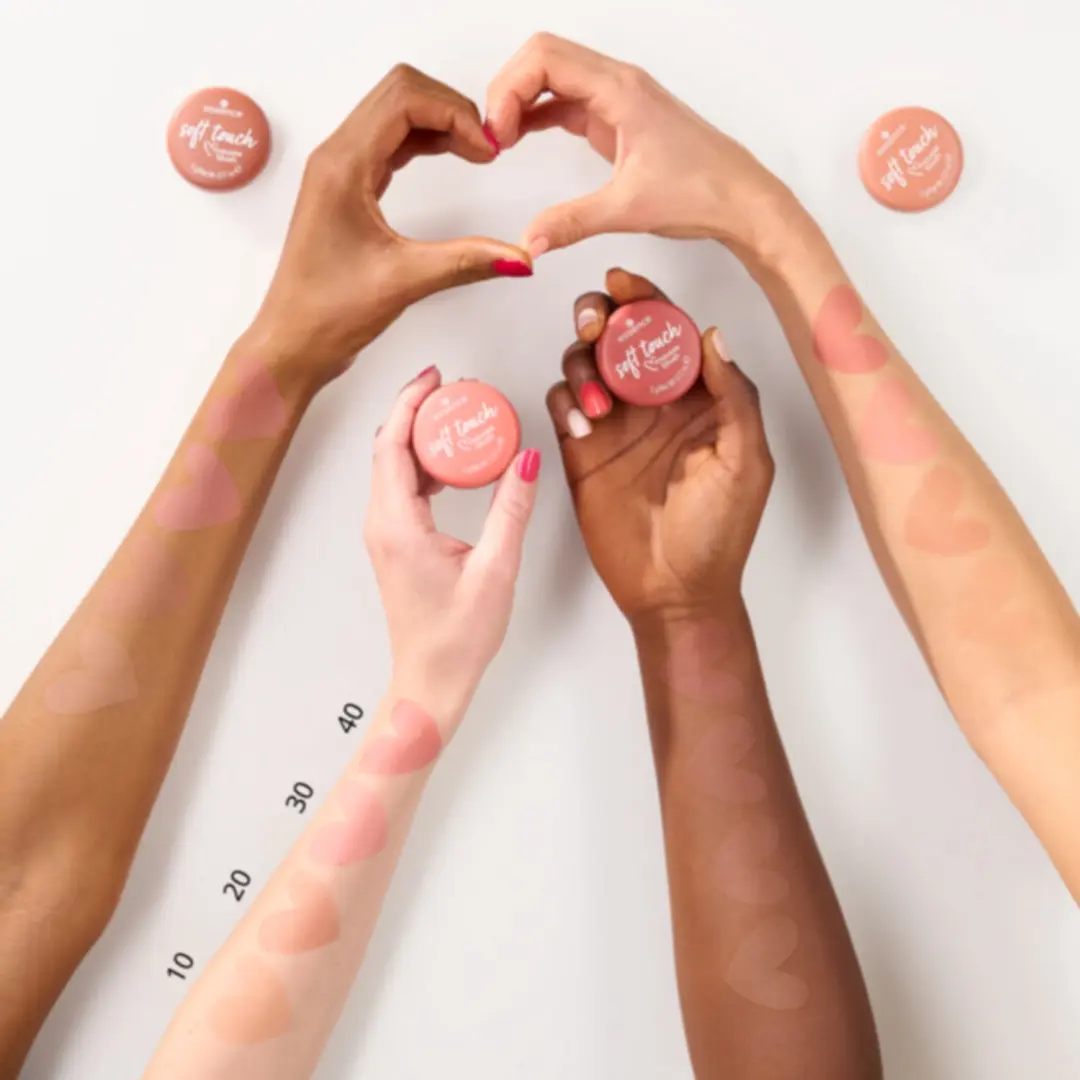 Essence Soft Touch Mousse Blush - 10 Cozy Clay - 5g - afbeelding 5 van 6