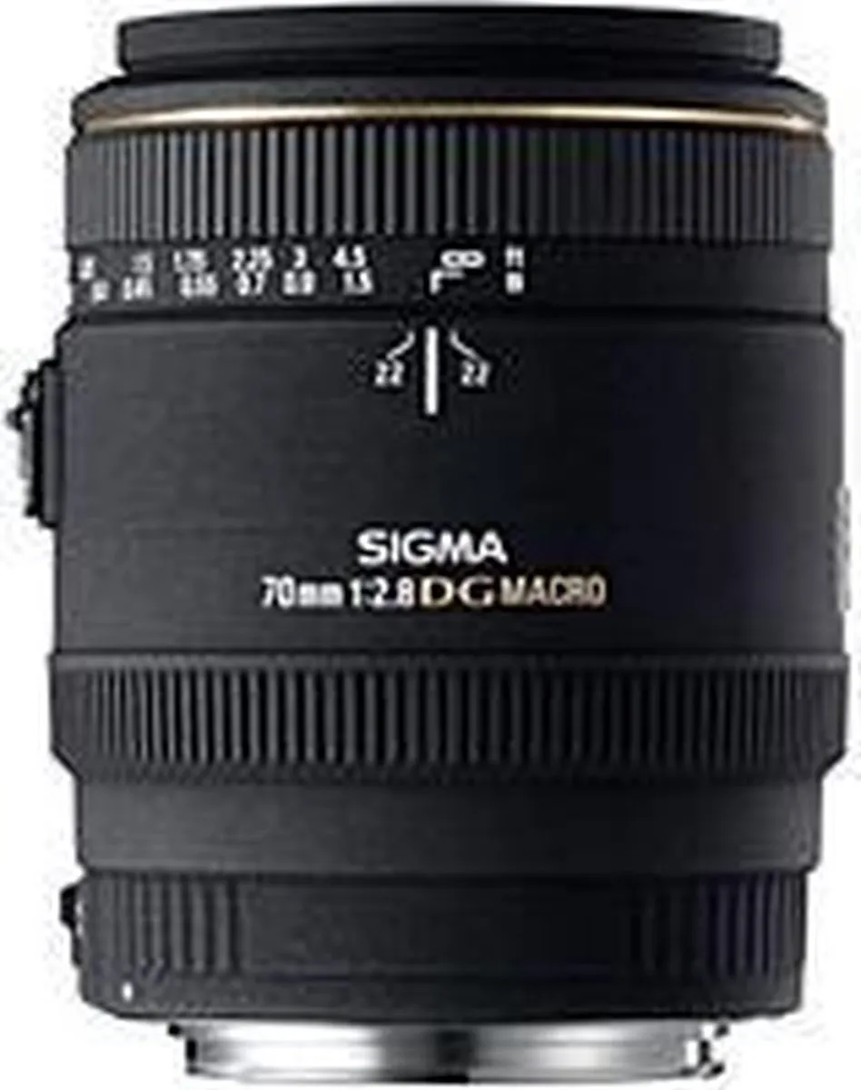Sigma 70mm f/2.8 EX DG Macro Lens