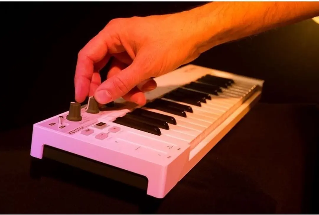 Arturia KeyStep MIDI Keyboard Controller - 32 toetsen - Zwart - afbeelding 4 van 6