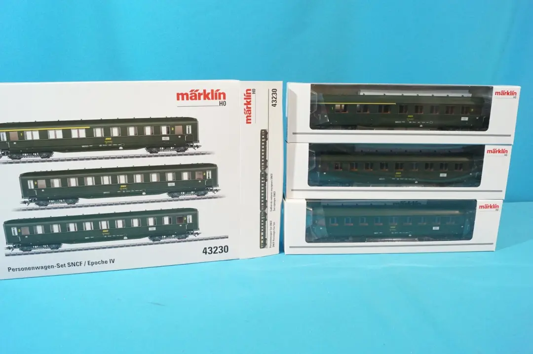 Märklin 043230 H0 3-delige set personenrijtuigen van de SNCF