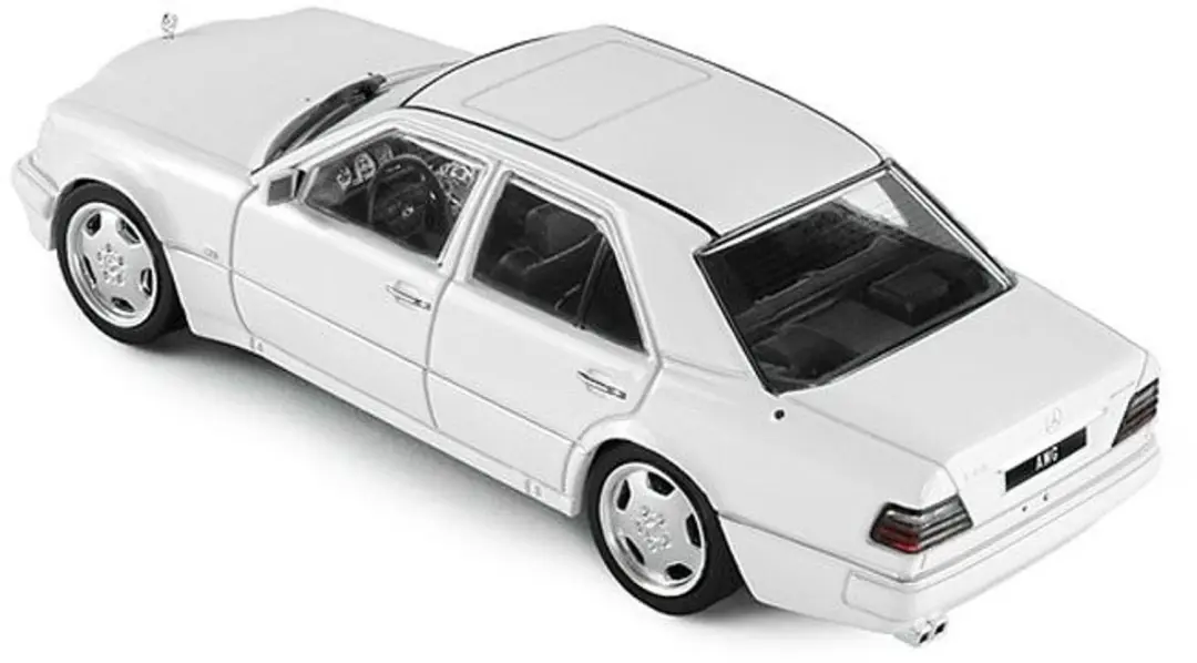 Modelauto Mercedes-Benz W124 E60 AMG 1994 white
