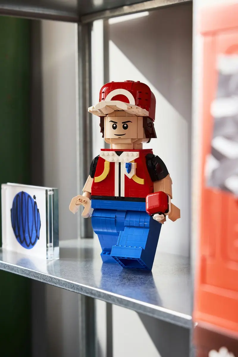 LEGO Pokémon Grote Minifiguur van Red 40868 - afbeelding 2 van 6