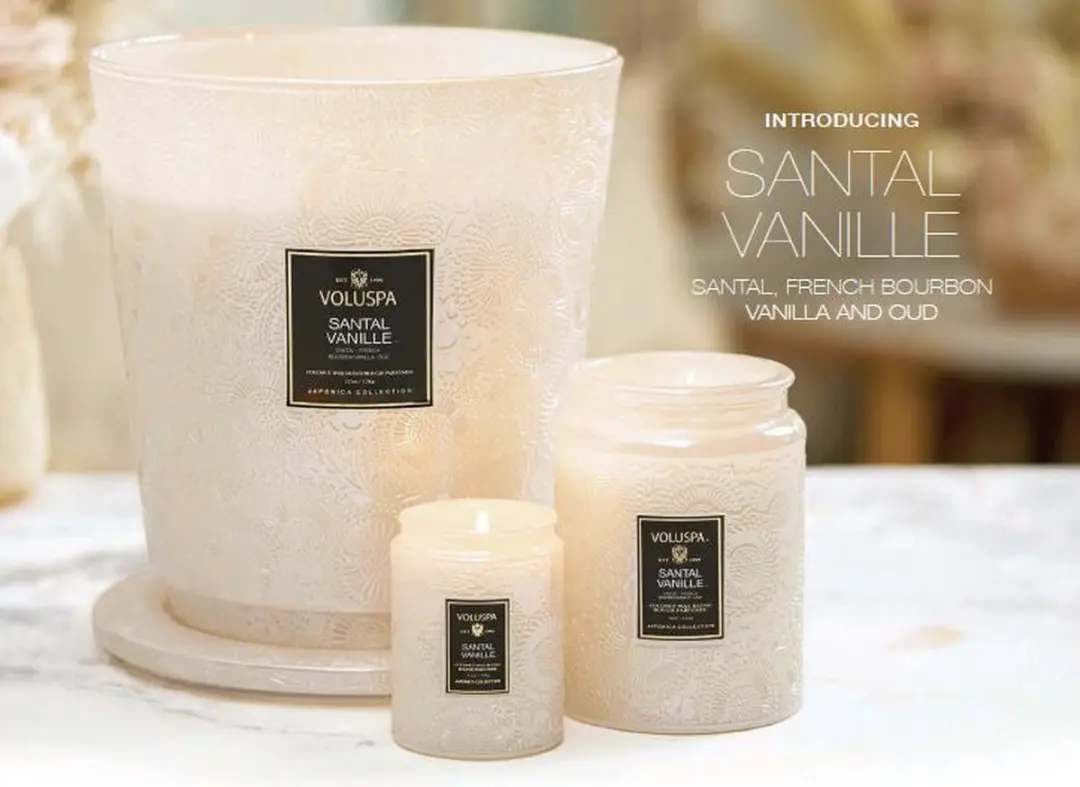Voluspa Santal Vanille Geurkaars Large Jar - 510g - afbeelding 2 van 4