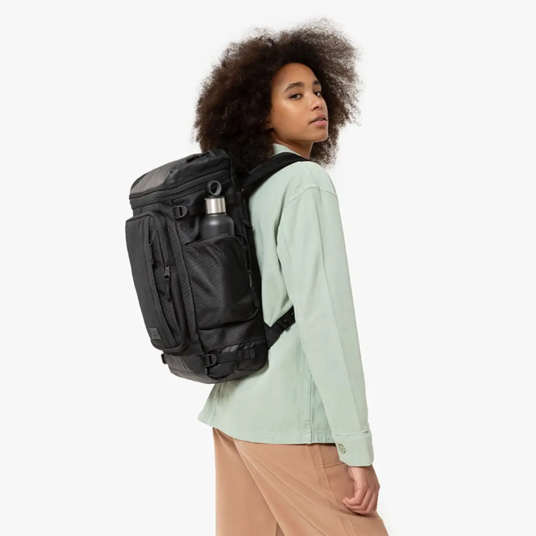 Eastpak Tecum Top CNNCT Coat Rugzak - 15 inch - Zwart - afbeelding 4 van 6