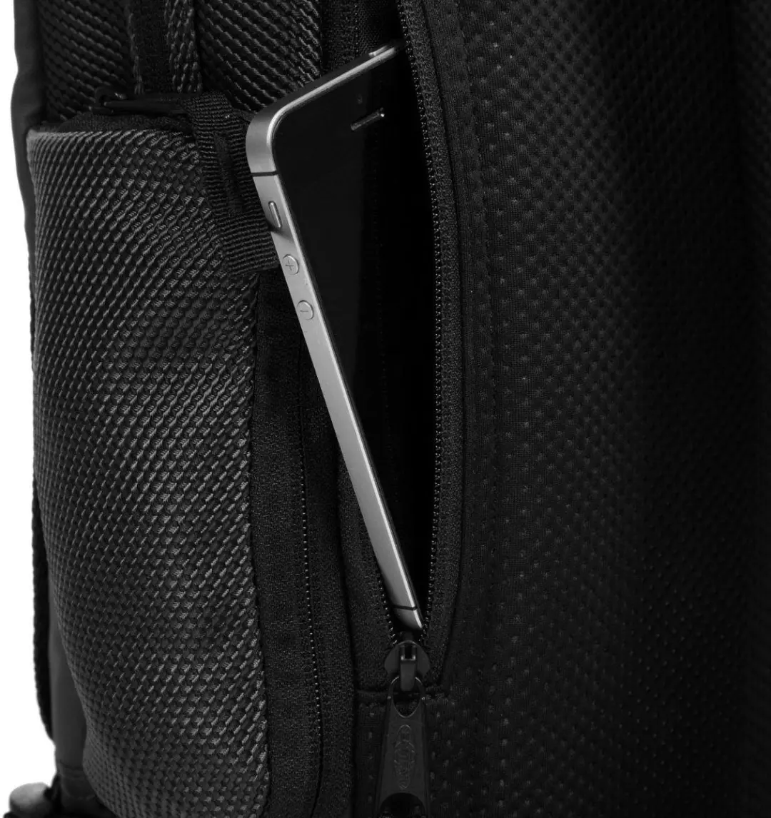 Eastpak Tecum M Cnnect Laptoprugzak 27L - Zwart - afbeelding 4 van 6