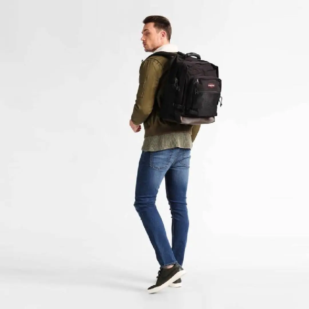 Eastpak Ultimate Rugzak - 42L - Zwart - afbeelding 5 van 6