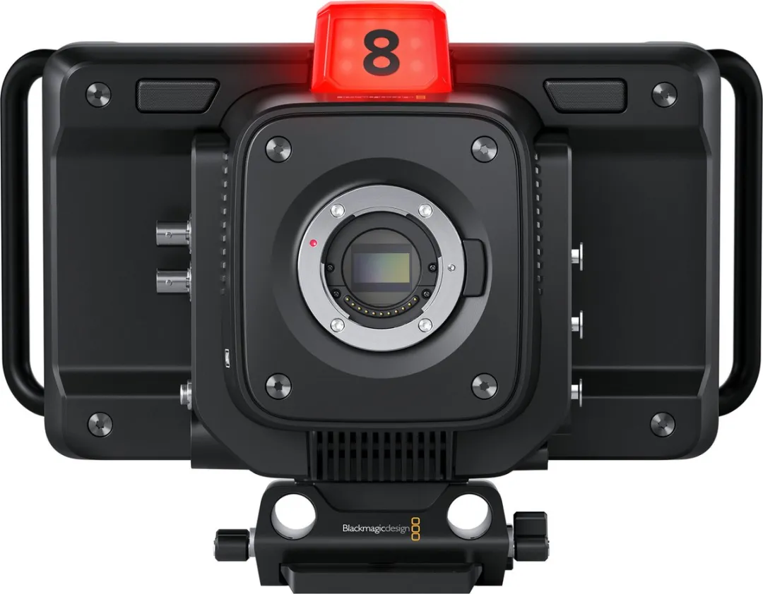 Blackmagic Design 4K Pro Handcamcorder CINSTUDMFT/G24PDF