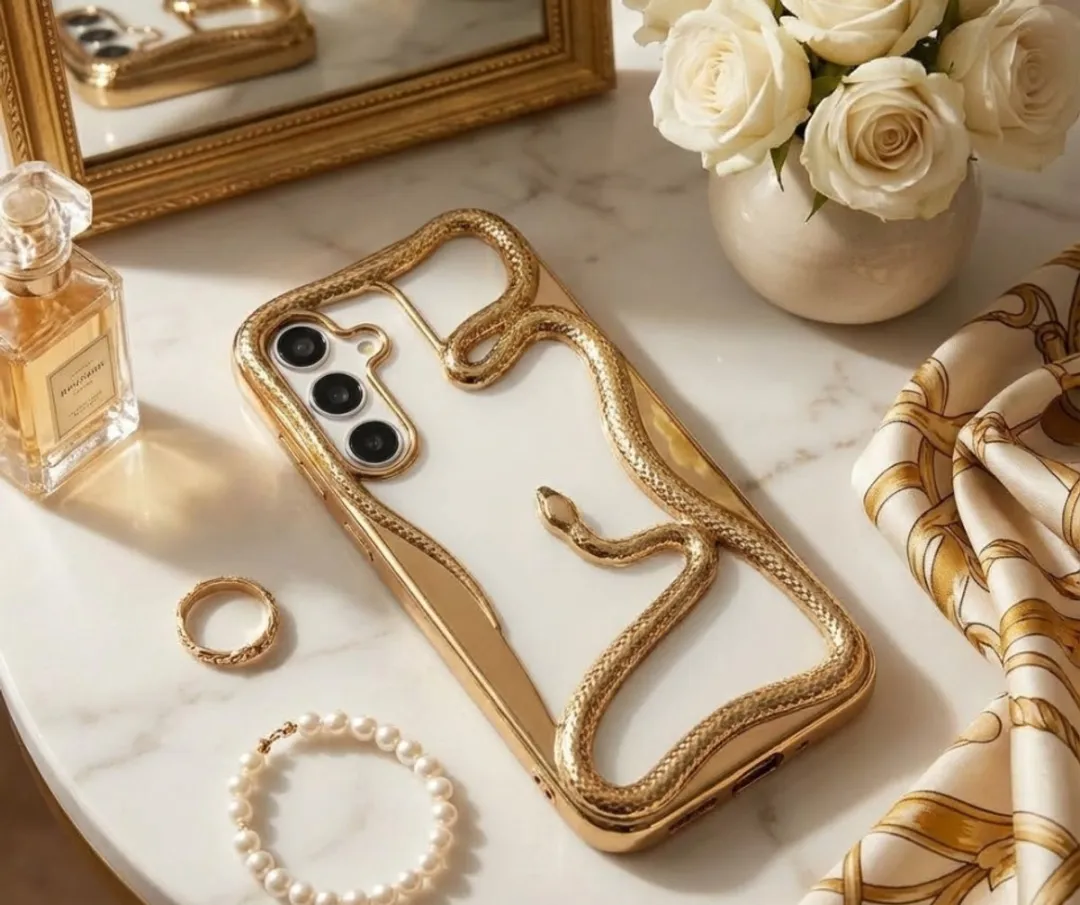 NUVEX Telefoonhoesje Samsung Galaxy A26 - Goudkleurig - 3D Slangdesign