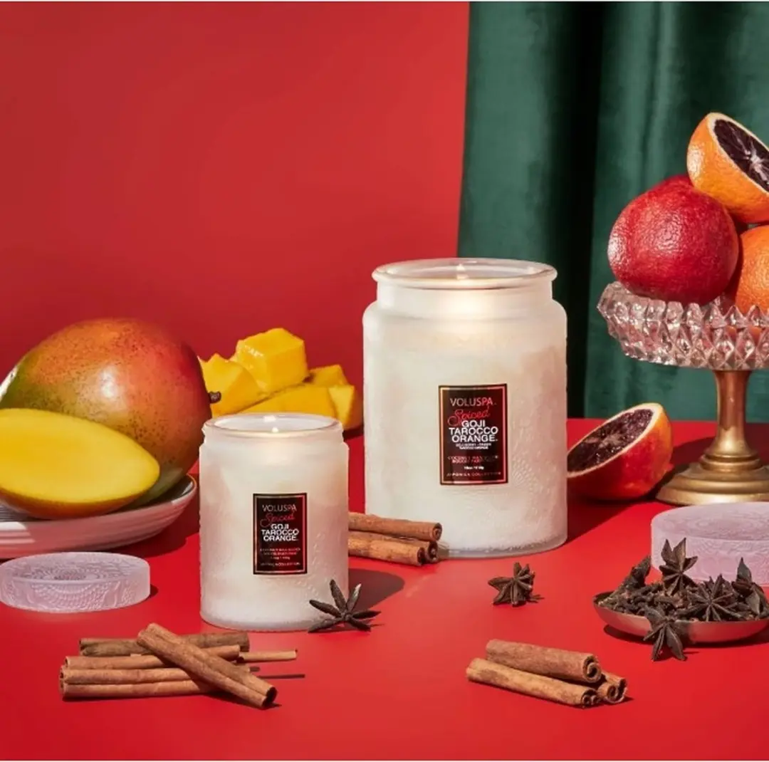 Voluspa Japonica Holiday Geurkaars - Spiced Goji Tarocco Orange - 156g - afbeelding 2 van 2