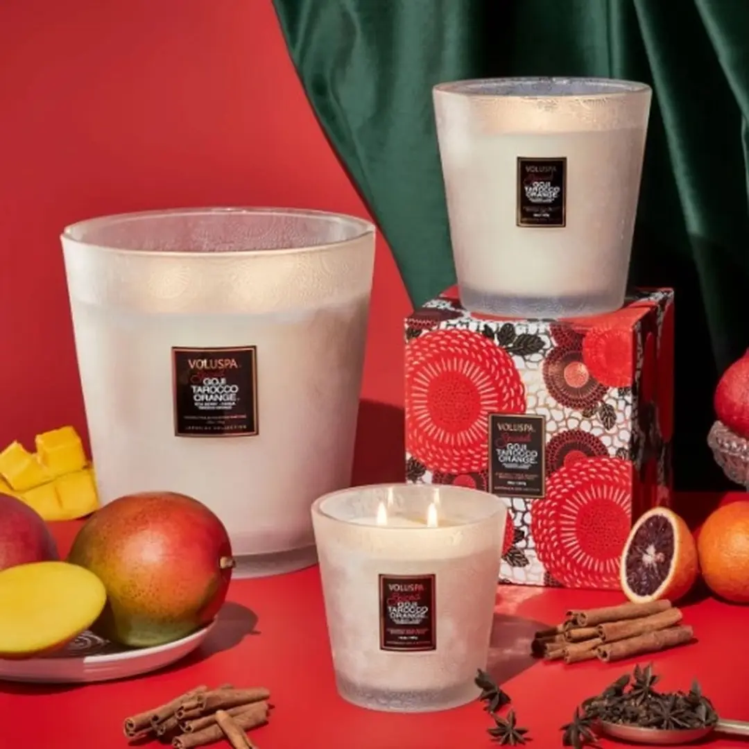 Voluspa Japonica Holiday Spiced Goji Tarocco Orange Geurkaars - 1077g - afbeelding 2 van 4