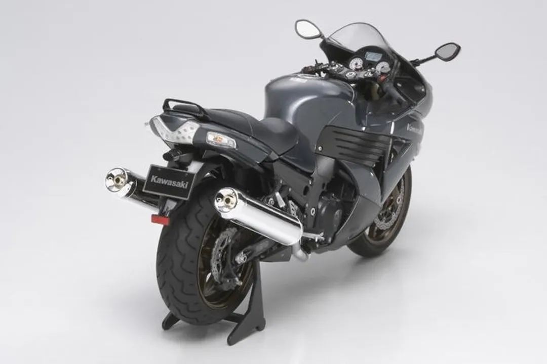 Tamiya 14111 Kawasaki ZZR 1400 Ninja Modelbouwpakket - 1:12 - Multi