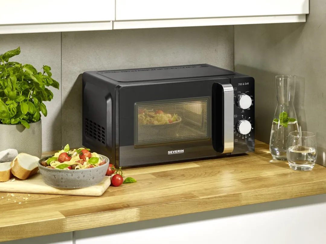 Severin MW 7781 Magnetron 700W Grill 900W 17L - Zwart