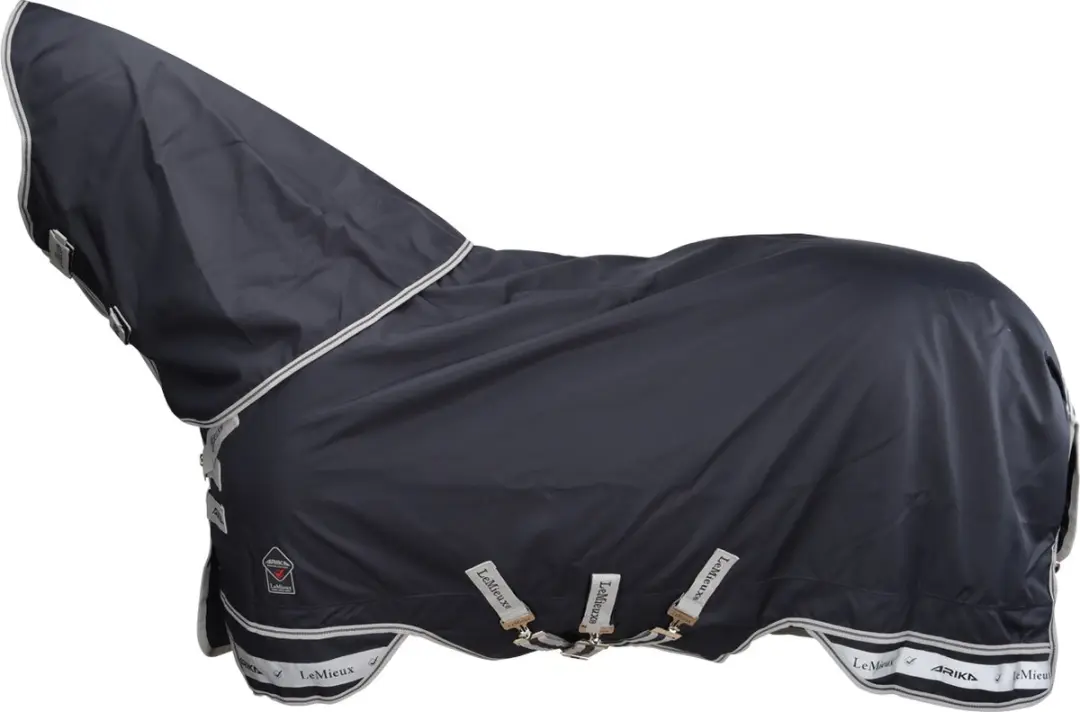LeMieux Arika Featherweight Turnout Deken - Donkerblauw - afbeelding 5 van 6