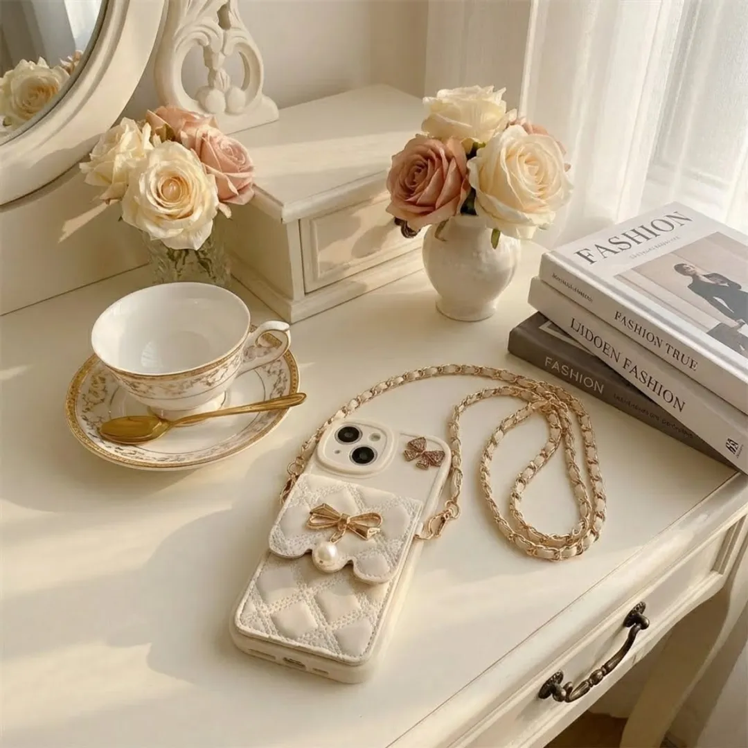 NUVEX iPhone 15 Luxe Hoesje Wit - Met Parelketting & Opbergvak