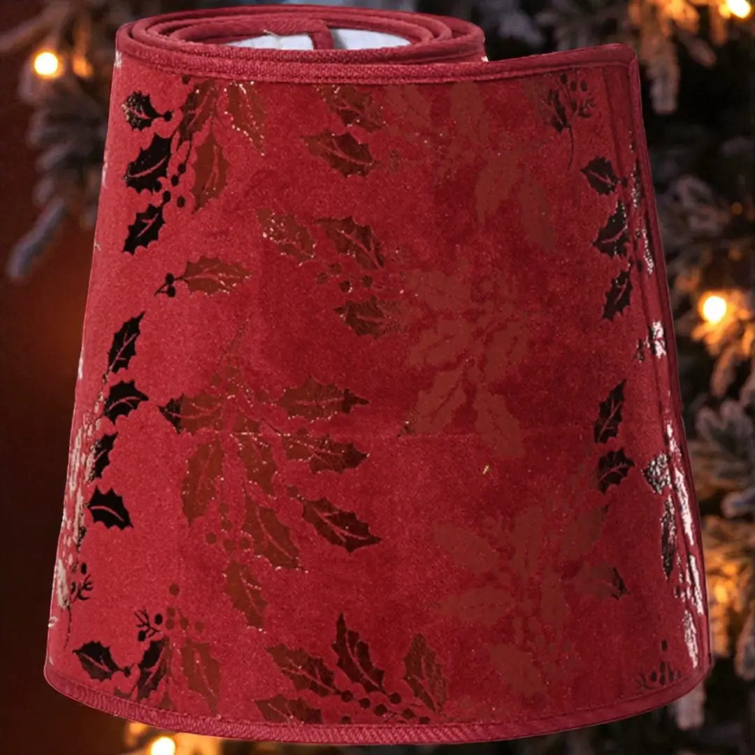Rode kerstboomring met glanzend hulstmotief