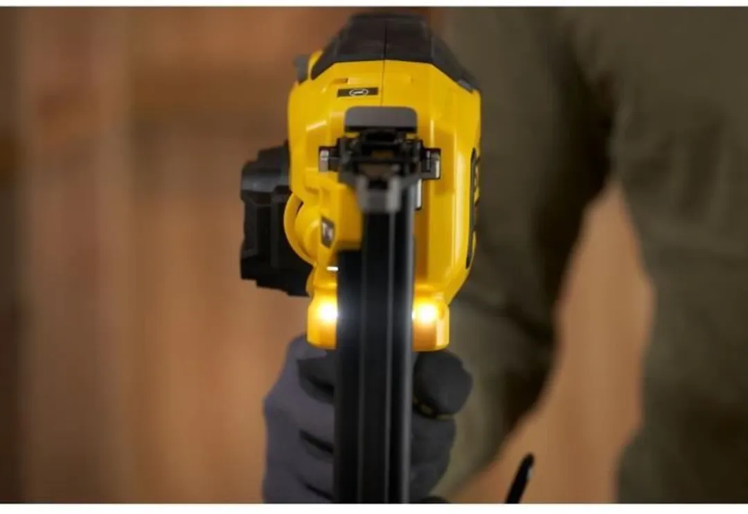 Stanley Fatmax SFMCN618B-XJ Accu-spijkermachine 18V - 16-50mm - afbeelding 6 van 6
