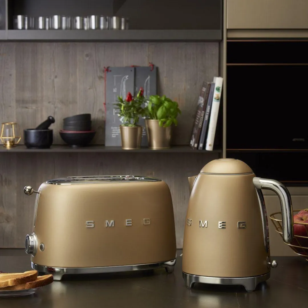 Smeg TSF01CHMEU Broodrooster - 2x2 - 950W - Mat Champagne