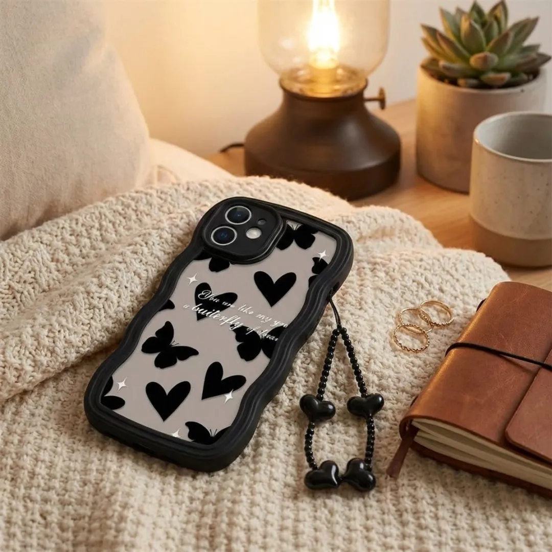 NUVEX iPhone 12 Golvend Hoesje - Hartjes & Vlinders Patroon - Zwart