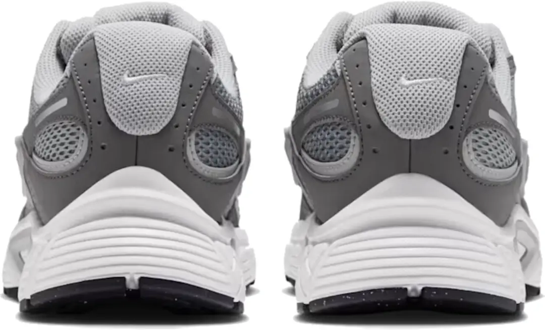 Nike V5 RNR Sneakers - Grijs - Maat 45.5 - afbeelding 3 van 4