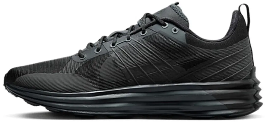 Nike Lunar Roam Sneakers