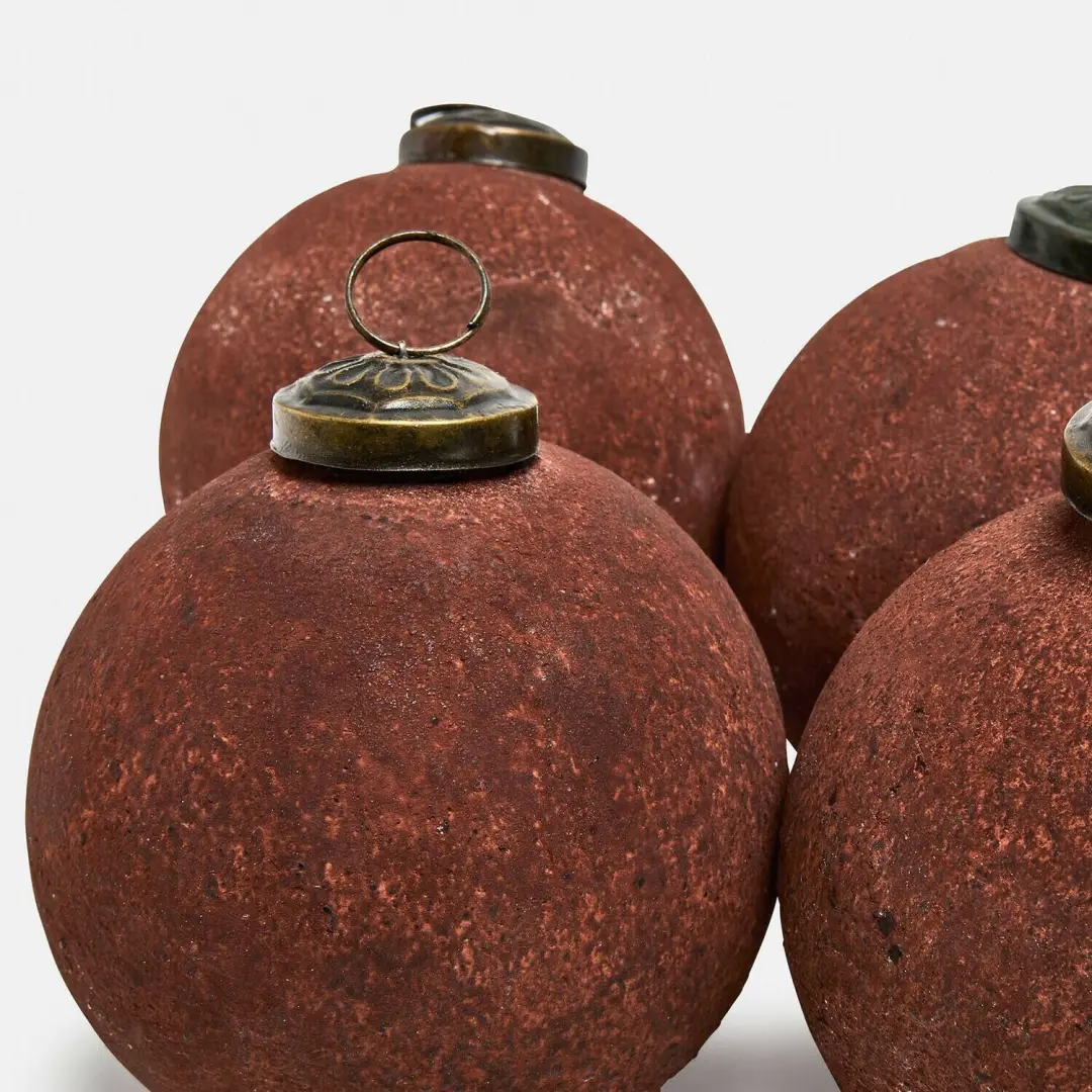 Loberon Kerstbal Pirovella set van 4 - Roodbruin - Ø10cm - afbeelding 3 van 5