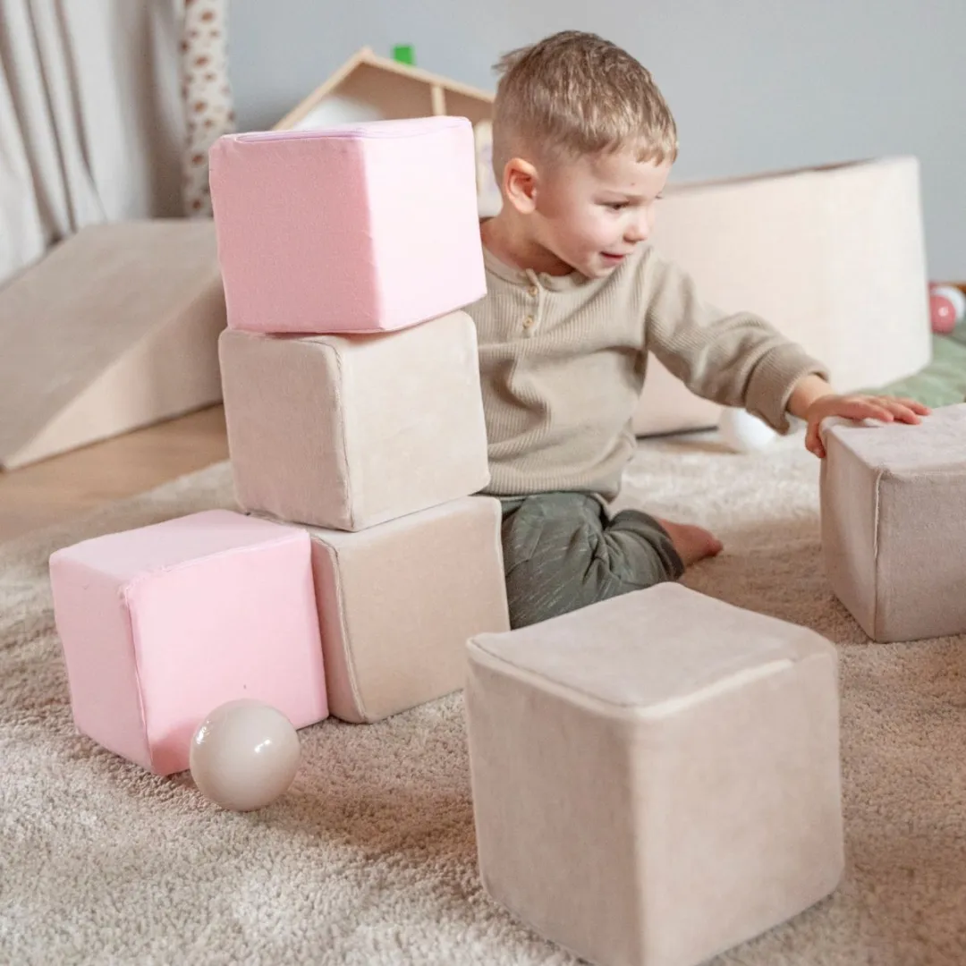 KiddyMoon Soft Velvet Blokken 14cm - 12 Stuks - Zandbeige/Woestijnroze