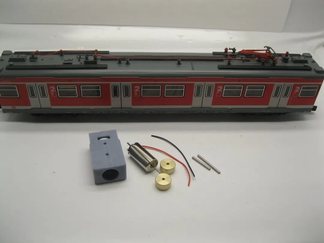 Roco HR005C Glockenankermotor Ombouwset - Schaal H0 - Rood/Grijs/Zilver