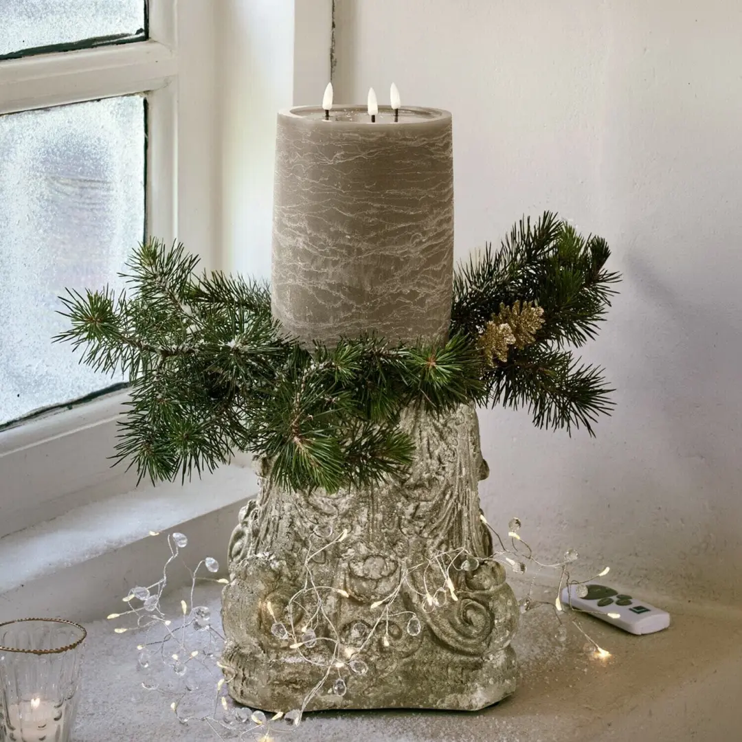 Loberon Chelun Ledstompkaars - Taupe - afbeelding 2 van 5